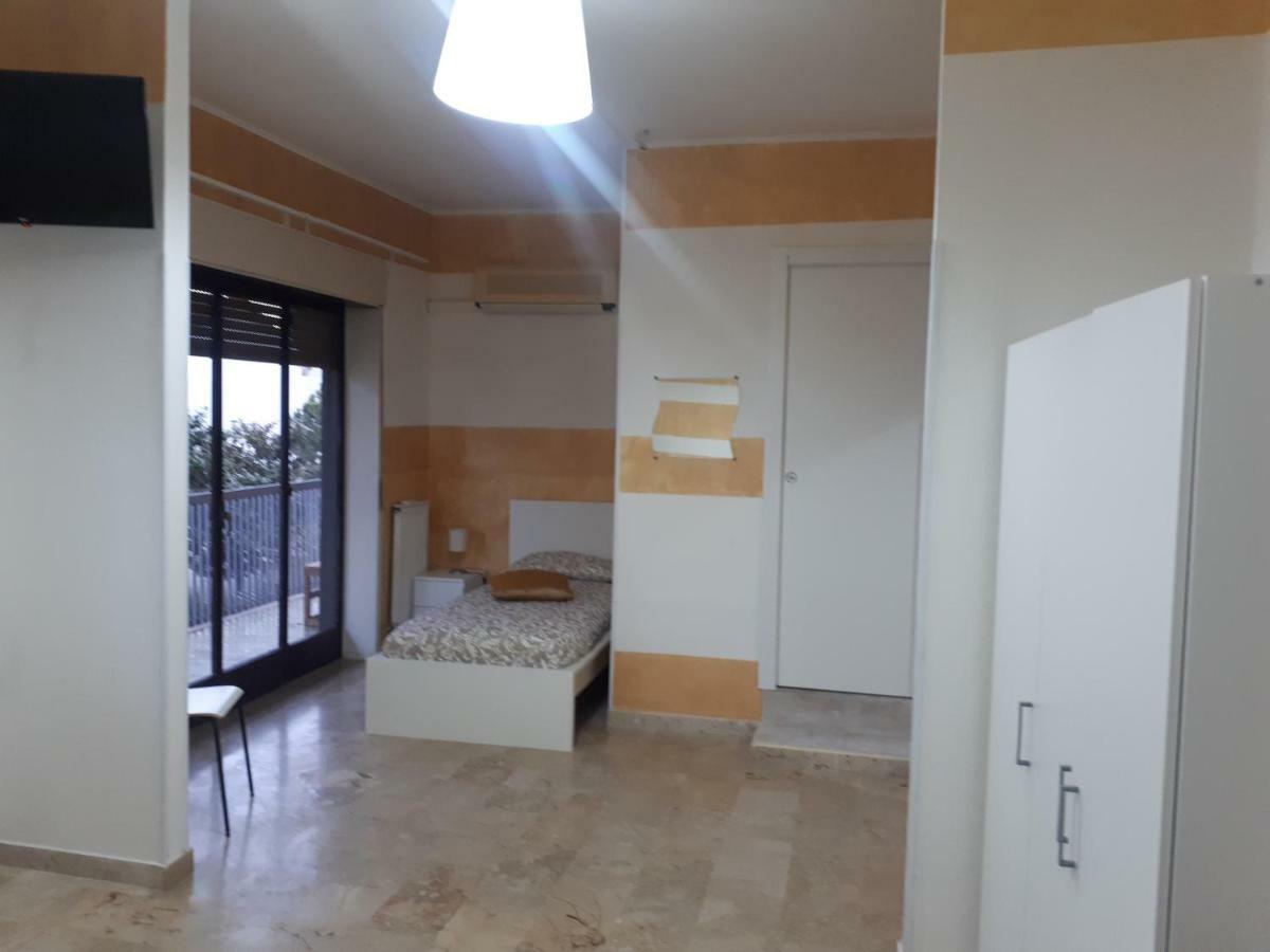 B&B Relax Messina Bagian luar foto